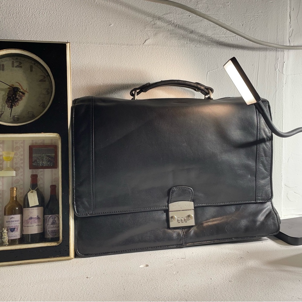 Can you call black New York briefcase and strap